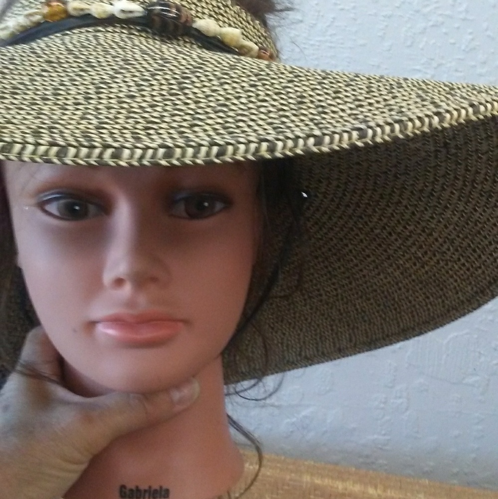 "Topless" sun hat